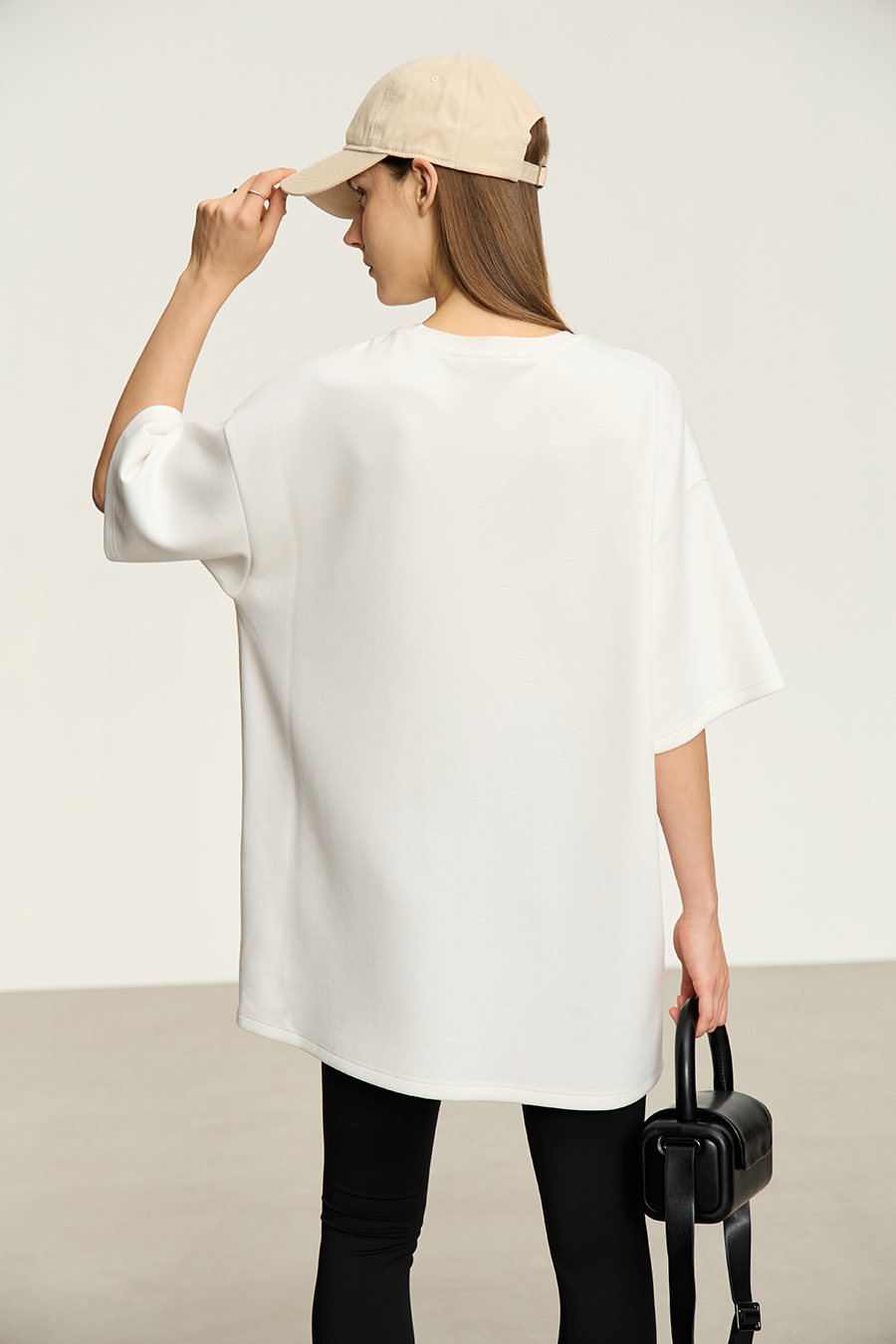Embroidered air-layer knit tee|AMII