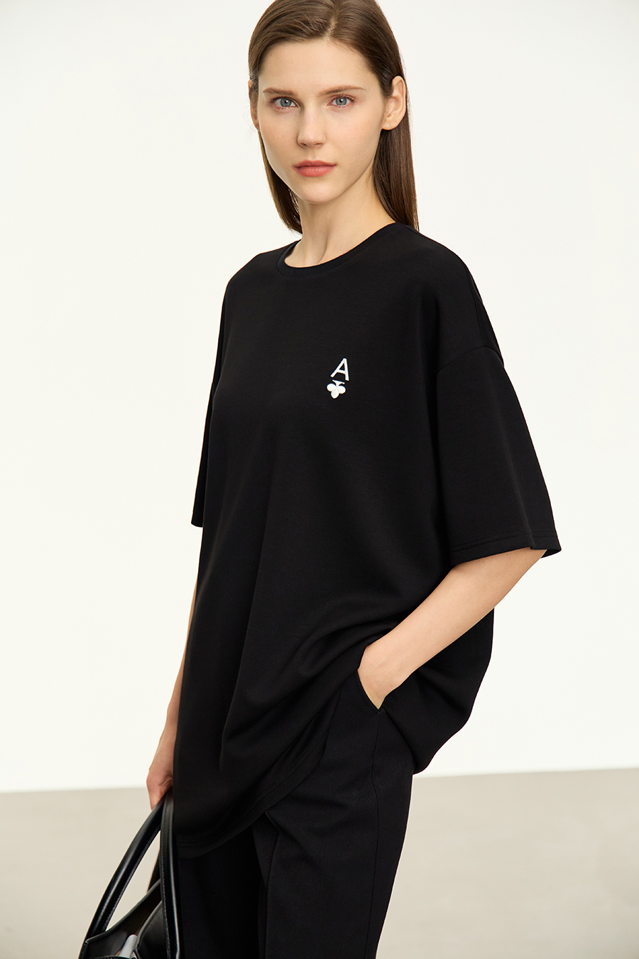 Embroidered air-layer knit tee|AMII