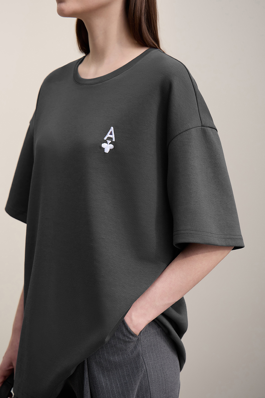 Embroidered air-layer knit tee|AMII