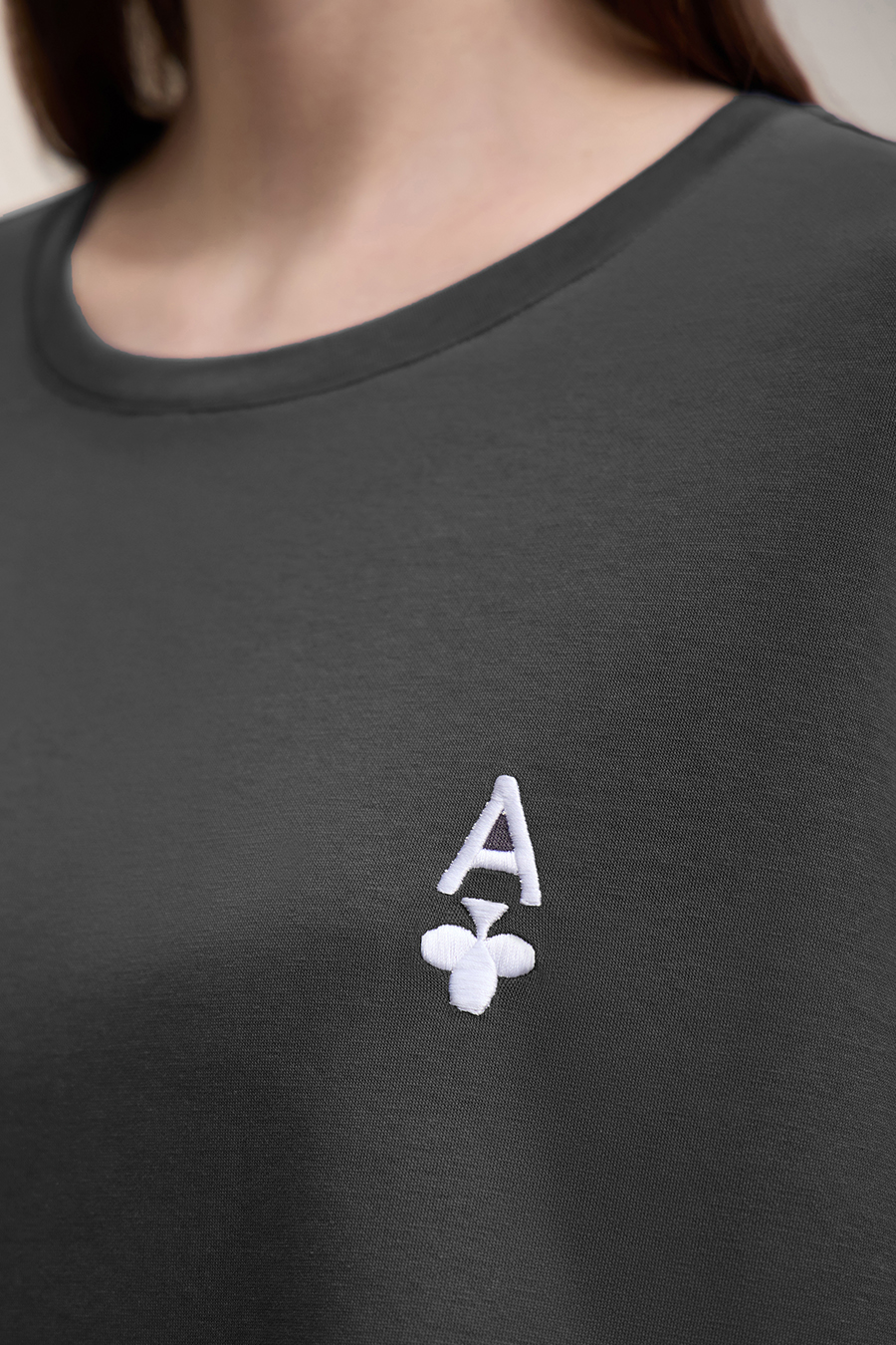 Embroidered air-layer knit tee|AMII