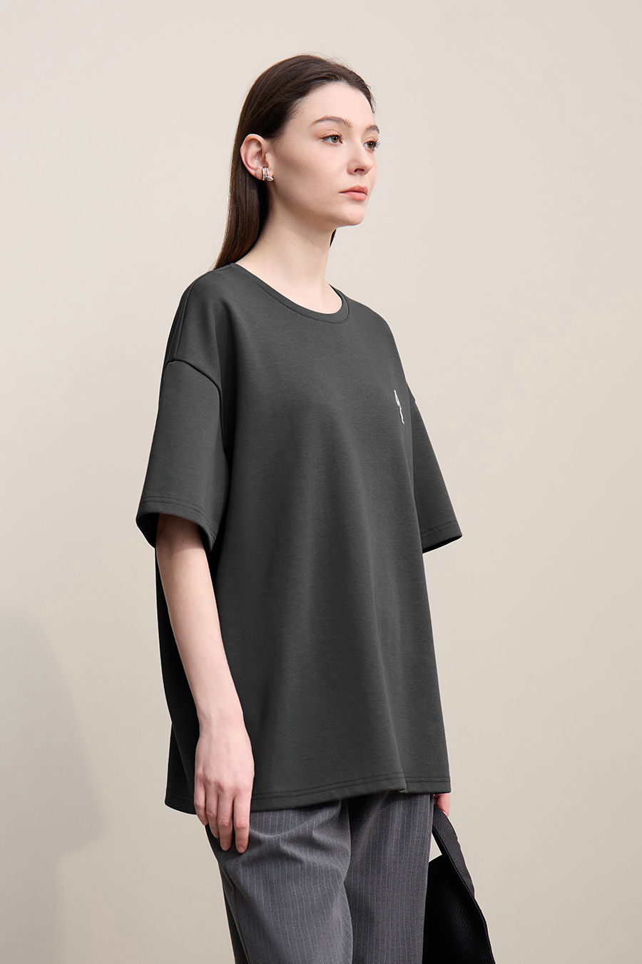 Embroidered air-layer knit tee|AMII