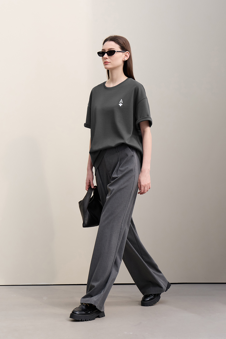 Embroidered air-layer knit tee|AMII