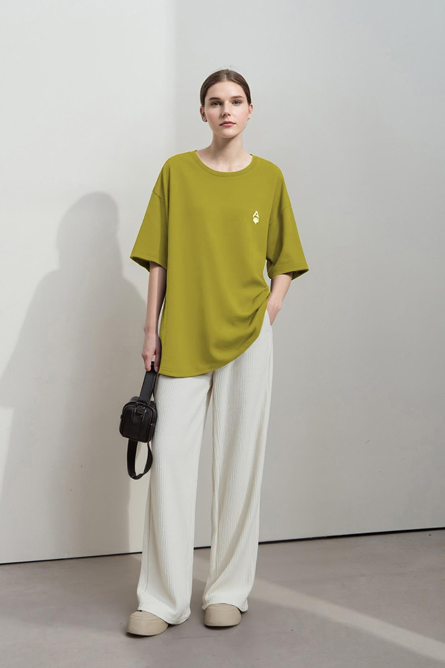 Embroidered air-layer knit tee|AMII