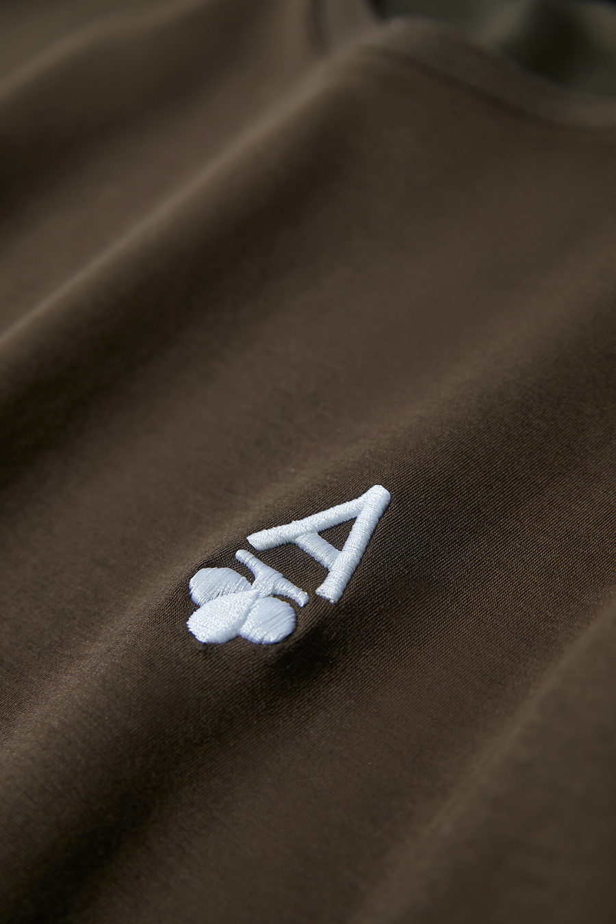Embroidered air-layer knit tee|AMII