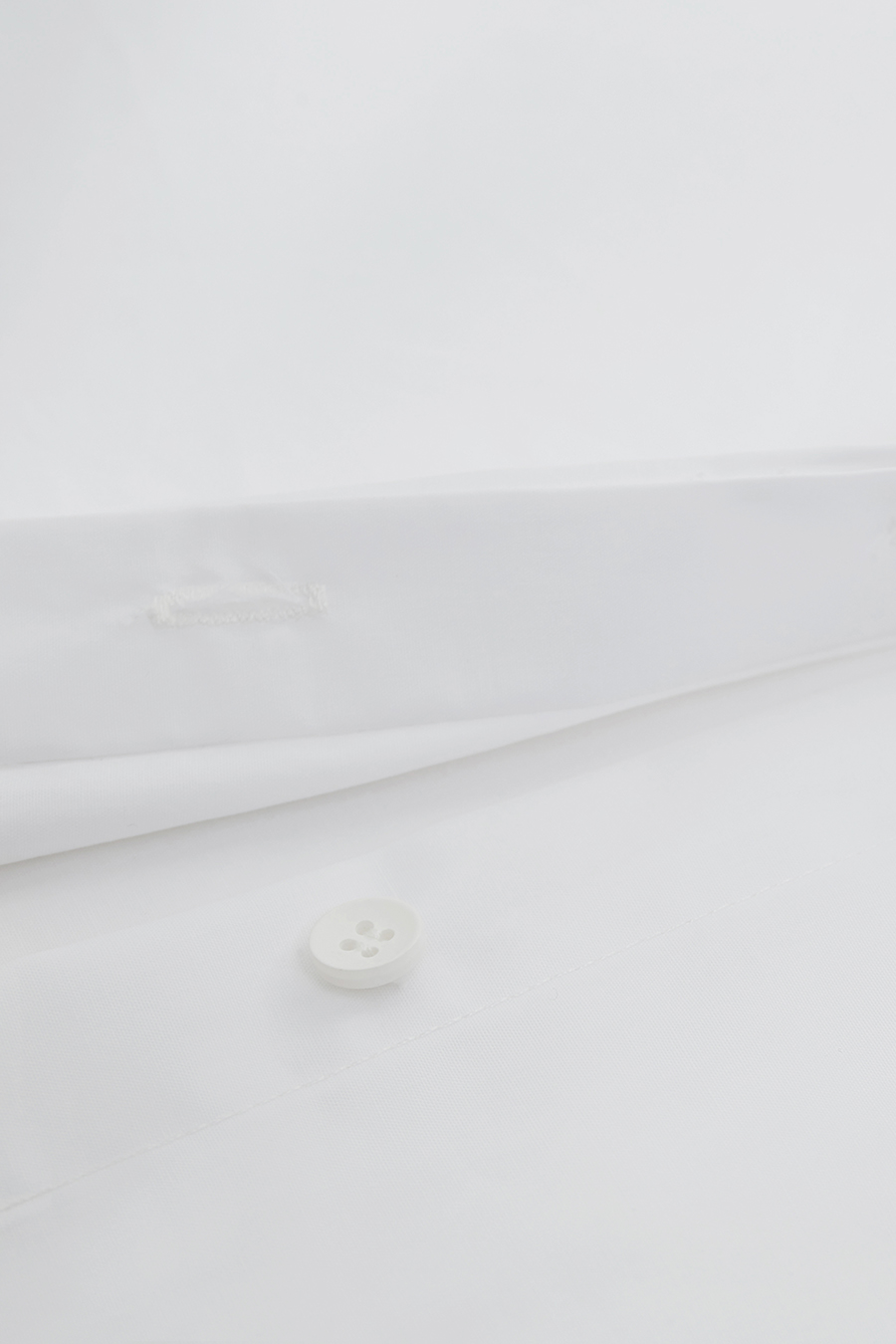 Sharp Lapel Cotton Shirt