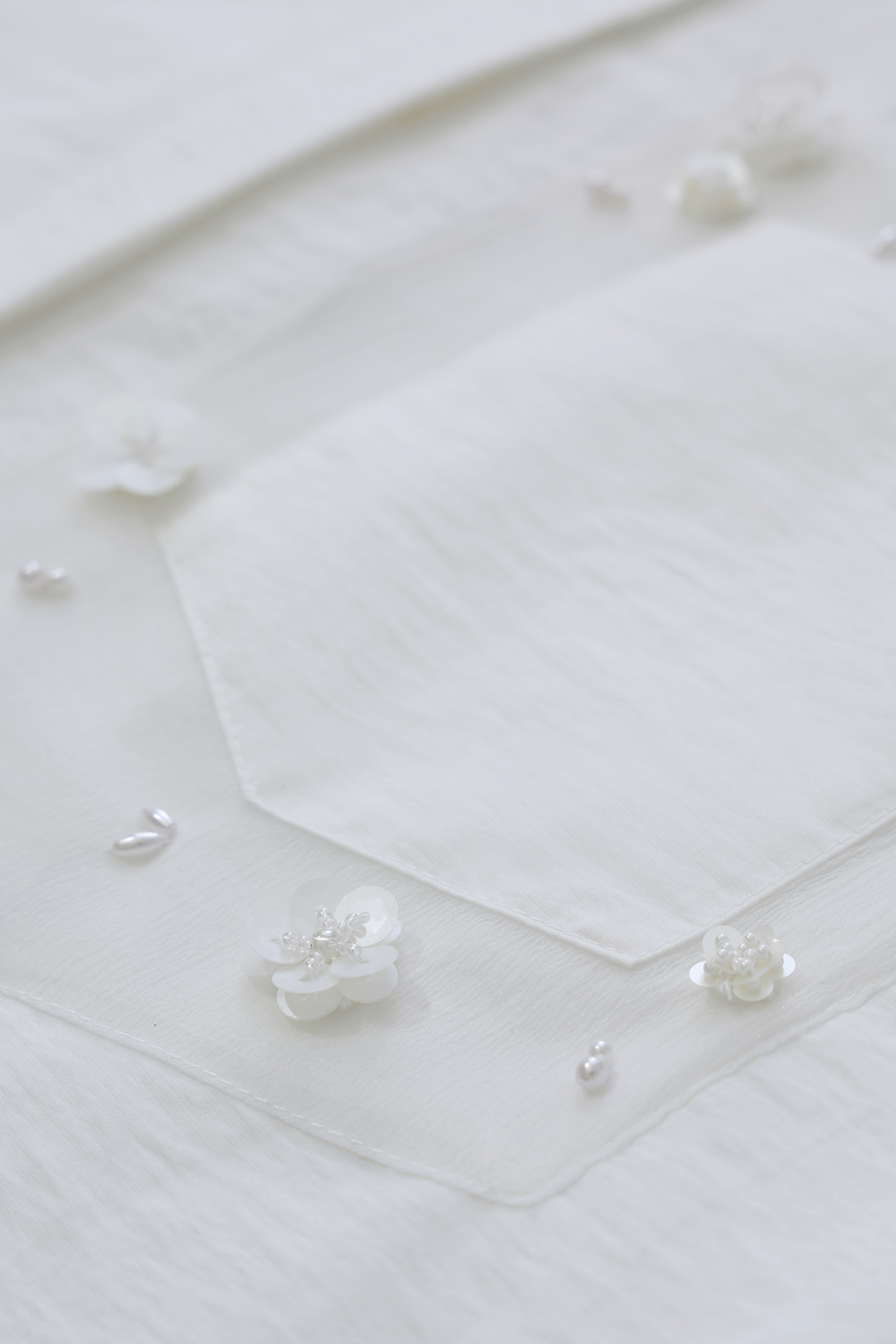 Beaded Floral Lapel Shirt|AMII