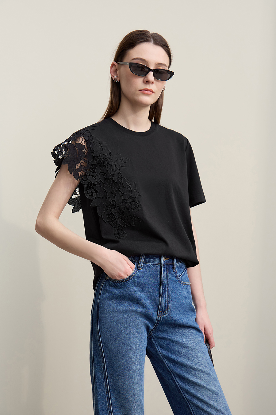 Lace Spliced Asymmetric T-Shirt