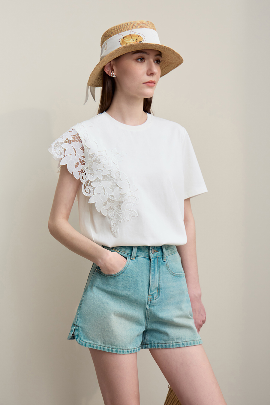 Lace Spliced Asymmetric T-Shirt