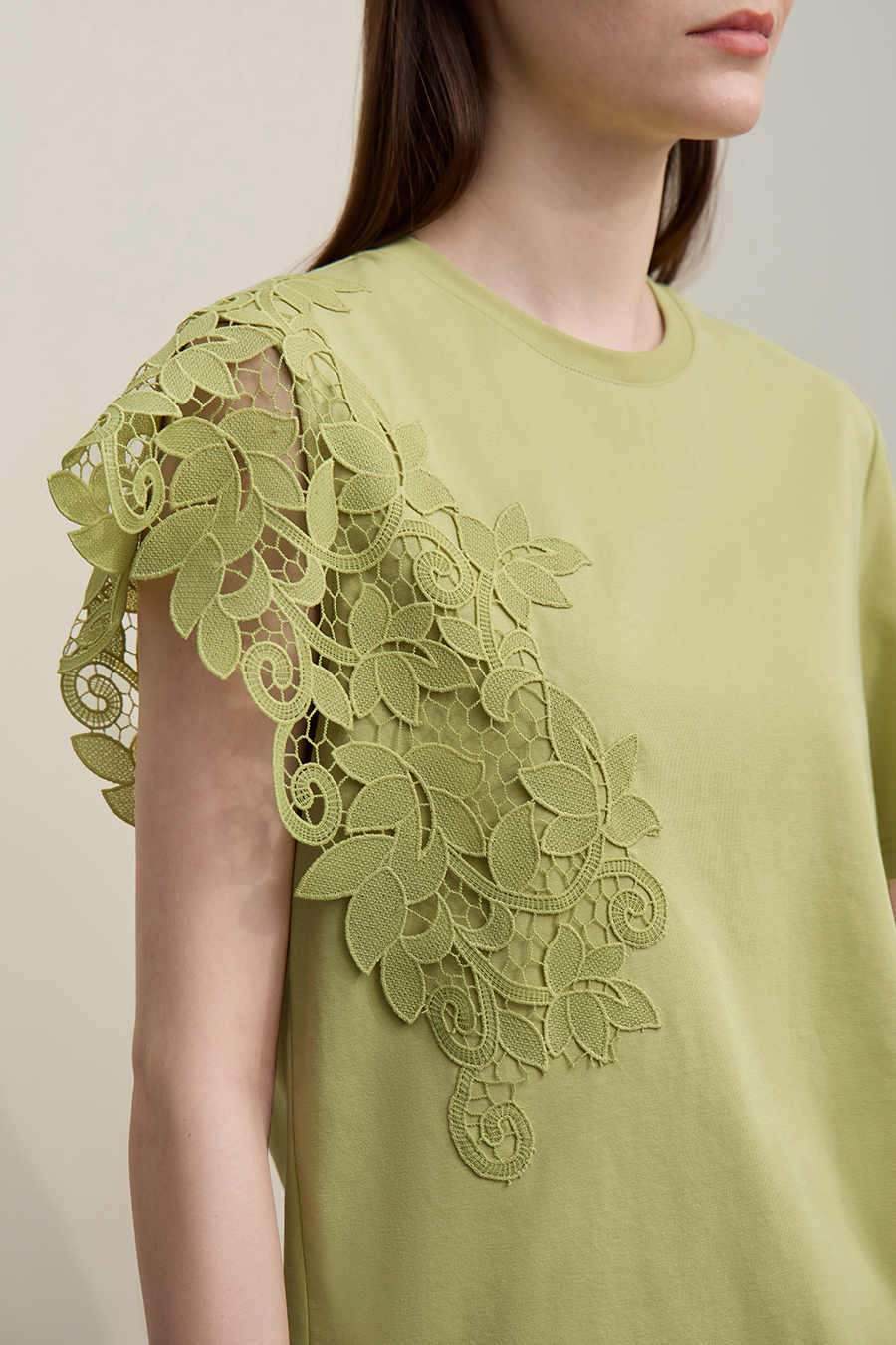 Lace Spliced Asymmetric T-Shirt