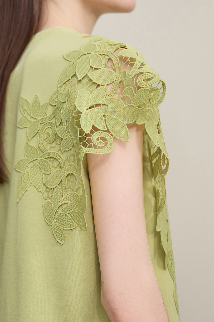 Lace Spliced Asymmetric T-Shirt