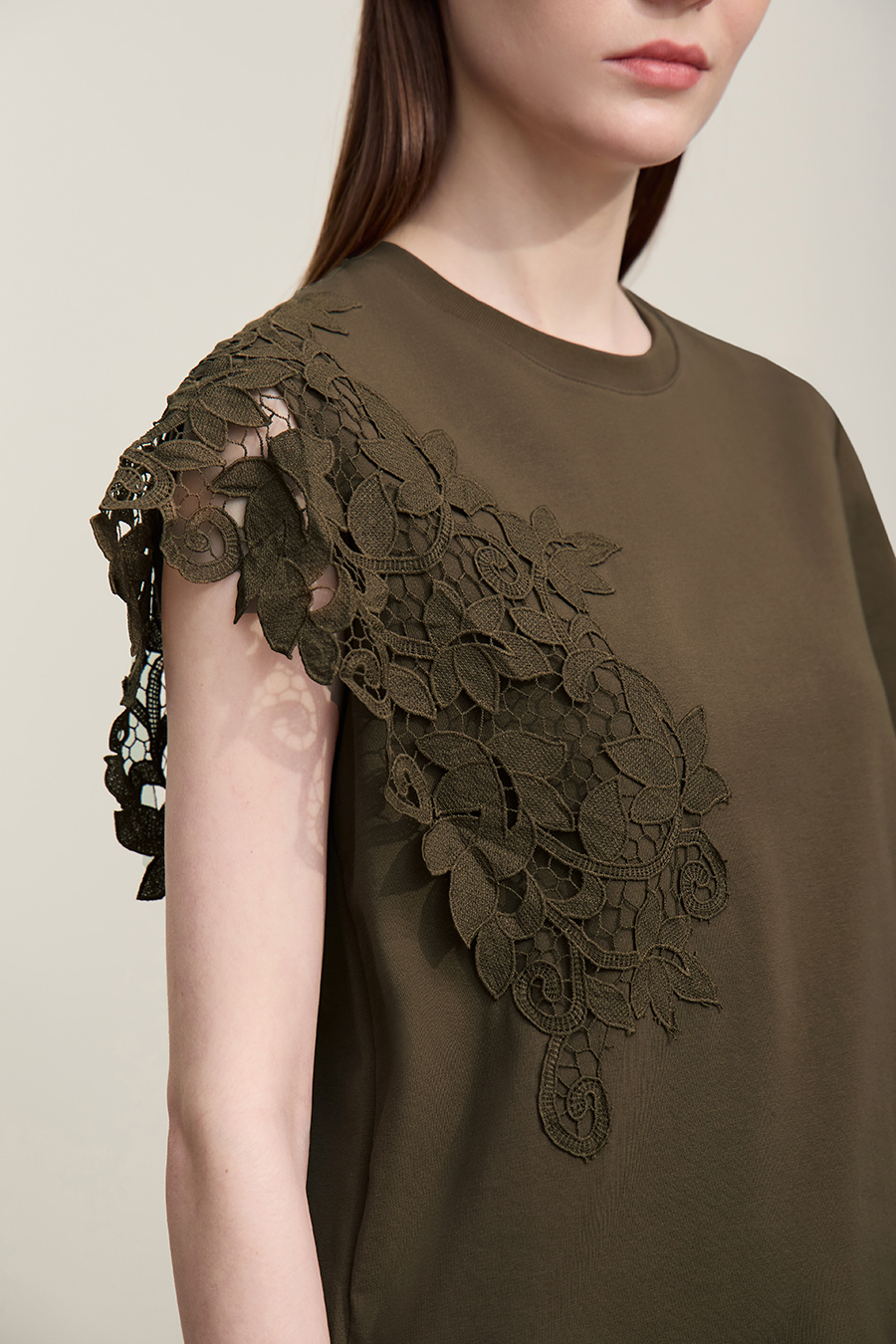 Lace Spliced Asymmetric T-Shirt