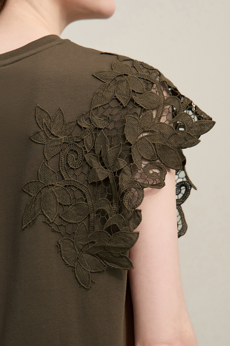 Lace Spliced Asymmetric T-Shirt