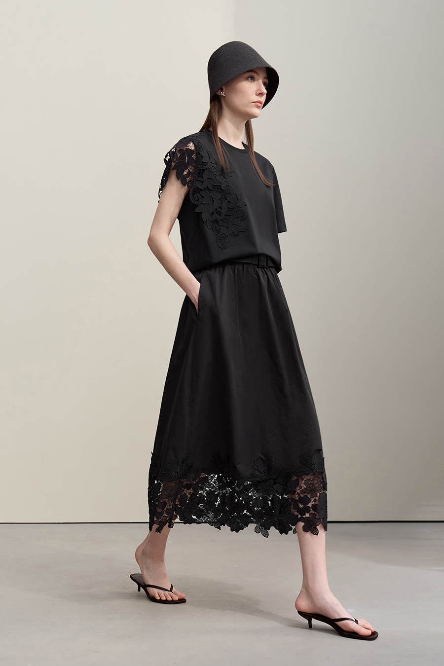 Lace Spliced Asymmetric T-Shirt