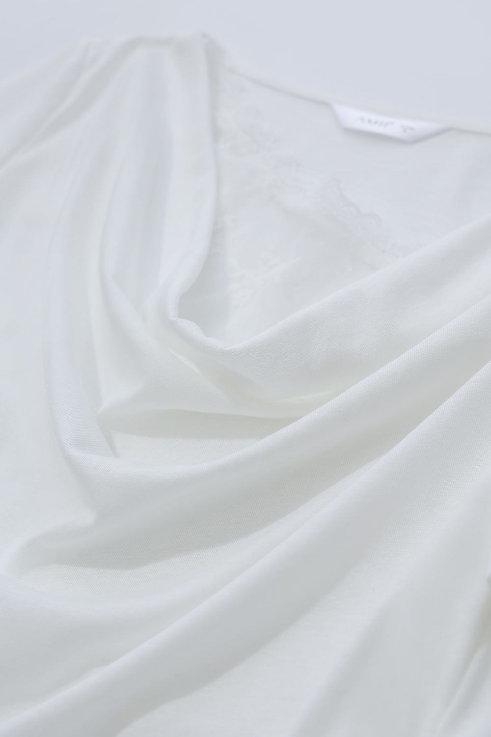 Lace Spliced Cowl Neck T-Shirt|AMII