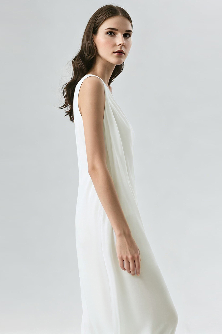Cowl Neck Sleeveless Dress|AMII