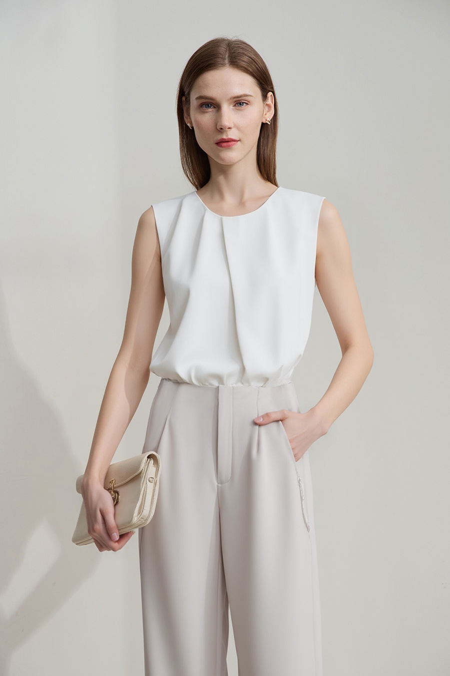 Gathered Sleeveless Chiffon Blouse|AMII
