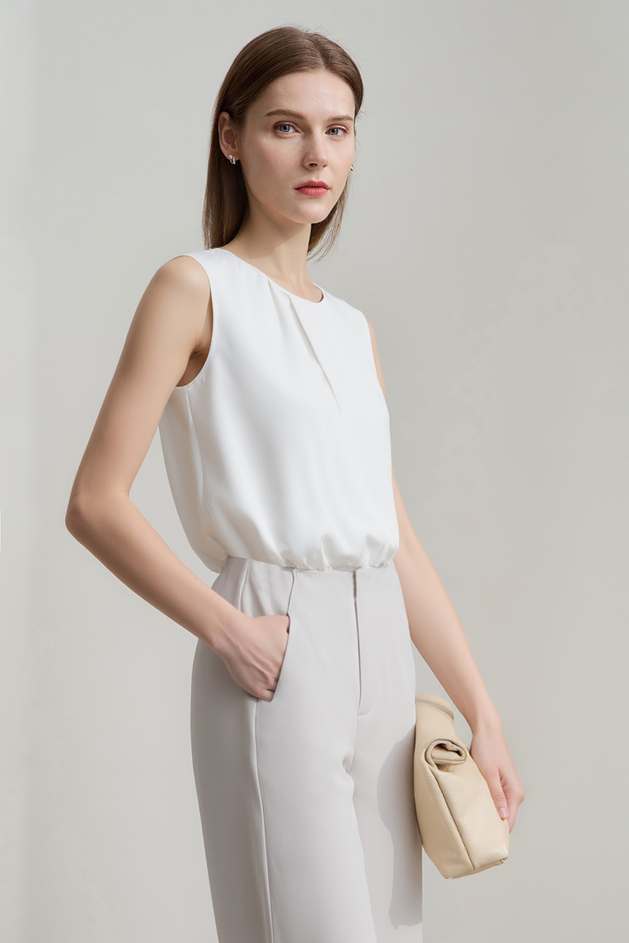 Gathered Sleeveless Chiffon Blouse|AMII