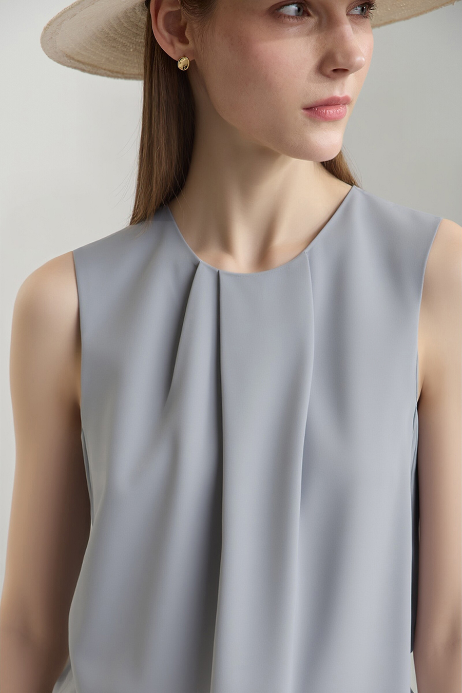 Gathered Sleeveless Chiffon Blouse|AMII