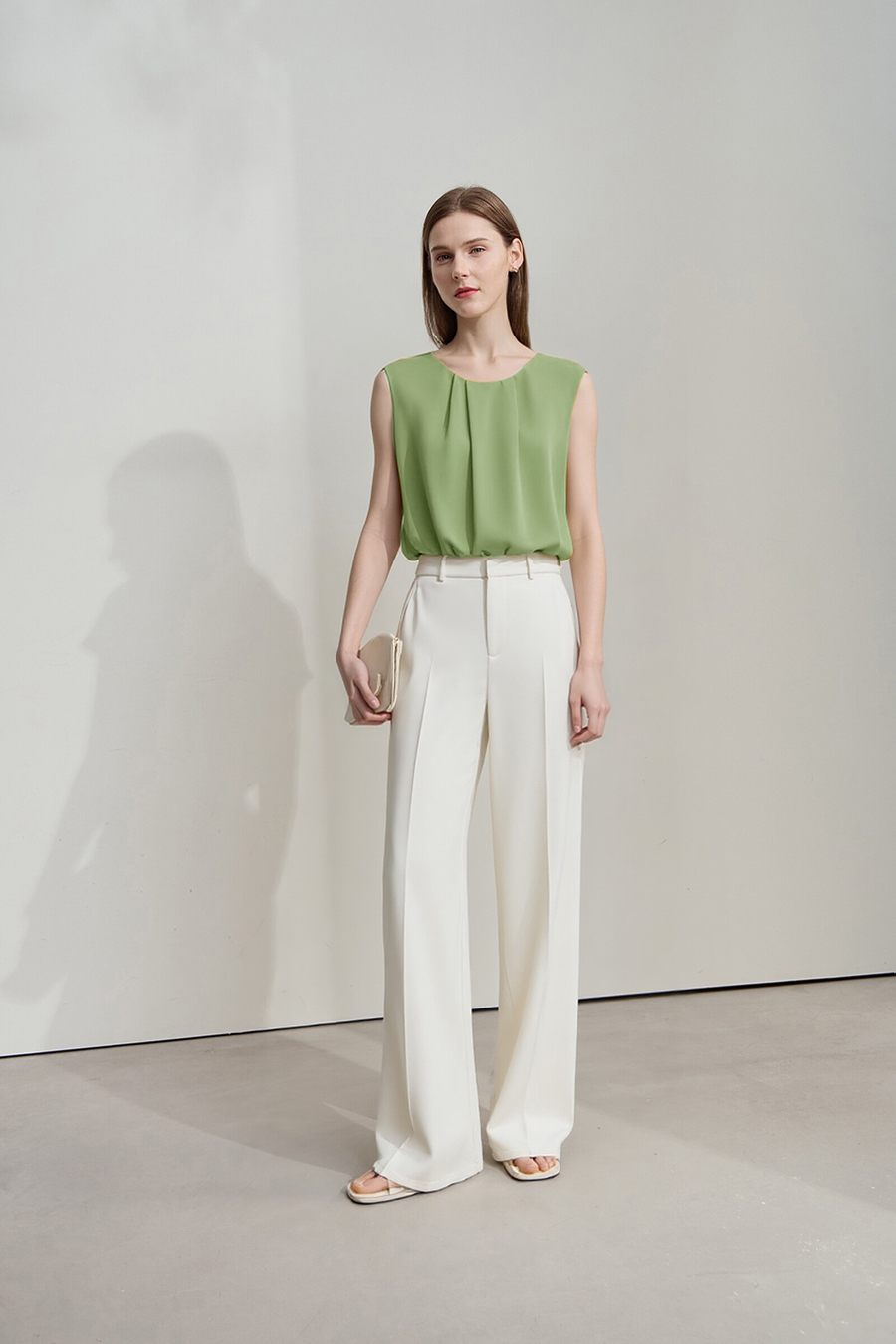 Gathered Sleeveless Chiffon Blouse|AMII