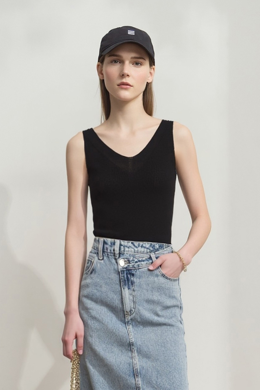 Double-twist yarn V-neck camisole|AMII
