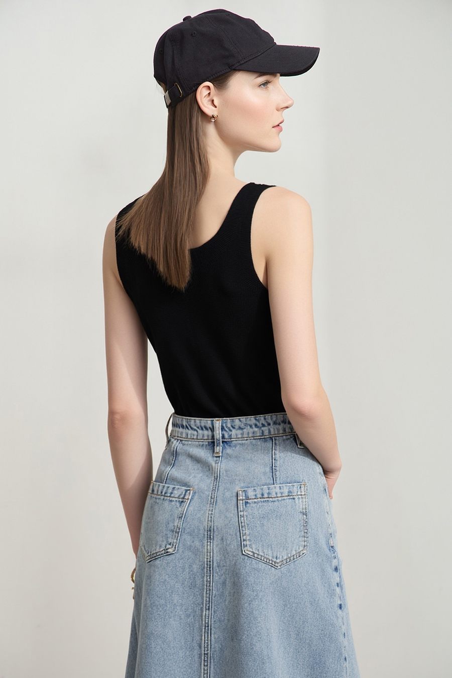 Double-twist yarn V-neck camisole|AMII