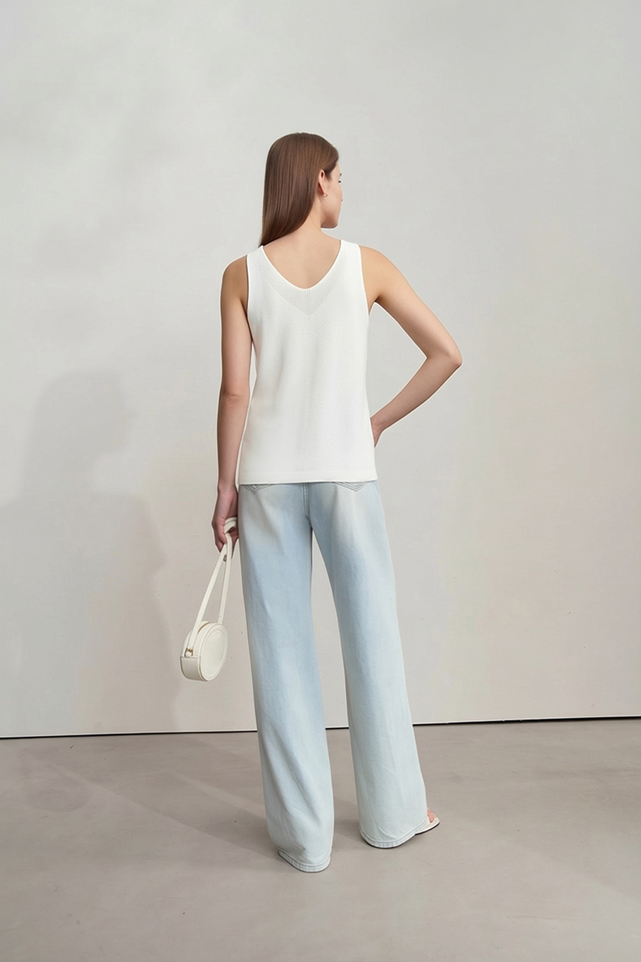 Double-twist yarn V-neck camisole|AMII