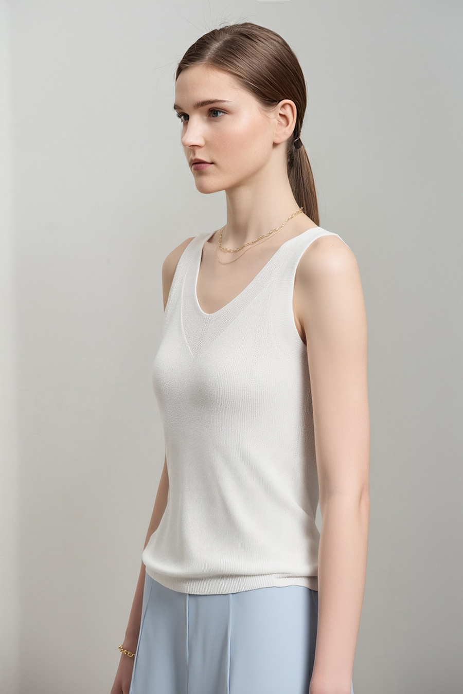 Double-twist yarn V-neck camisole|AMII