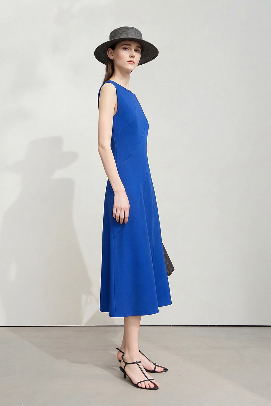 Crew Neck Waist-tied Dress