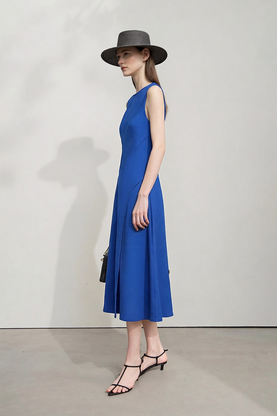 Crew Neck Waist-tied Dress