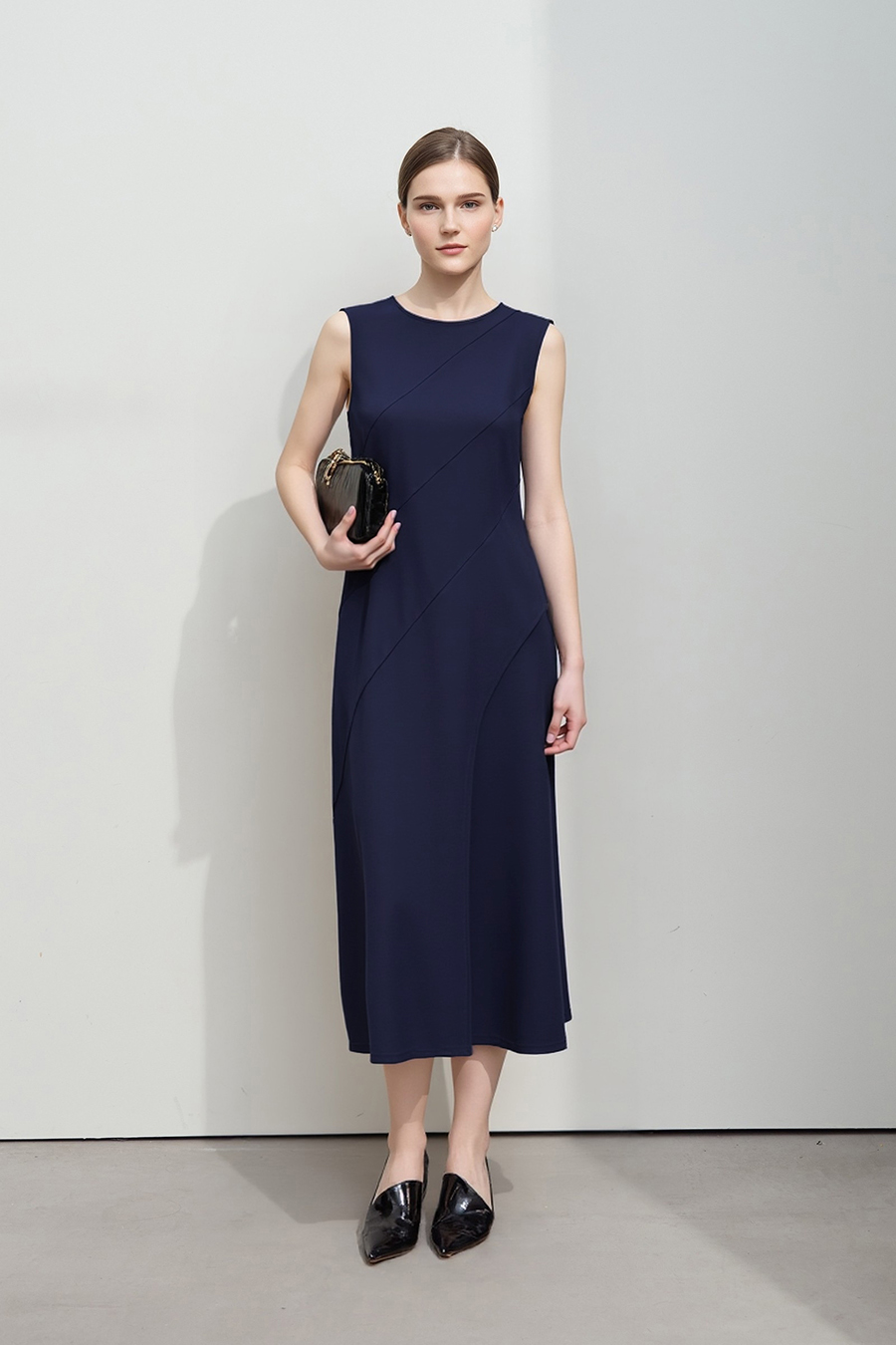 Crew Neck Waist-tied Dress