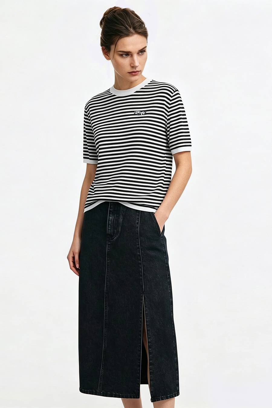 Rhinestone Striped Knit Sweater|AMII