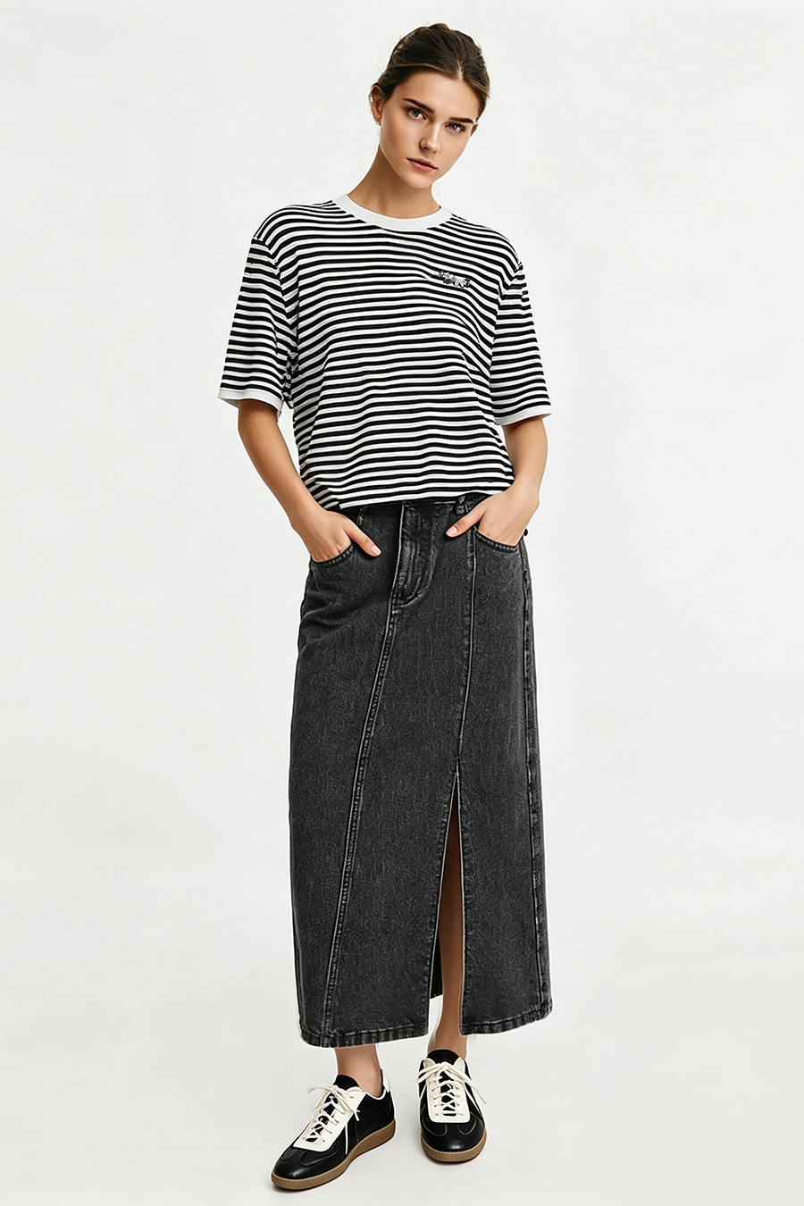 Rhinestone Striped Knit Sweater|AMII