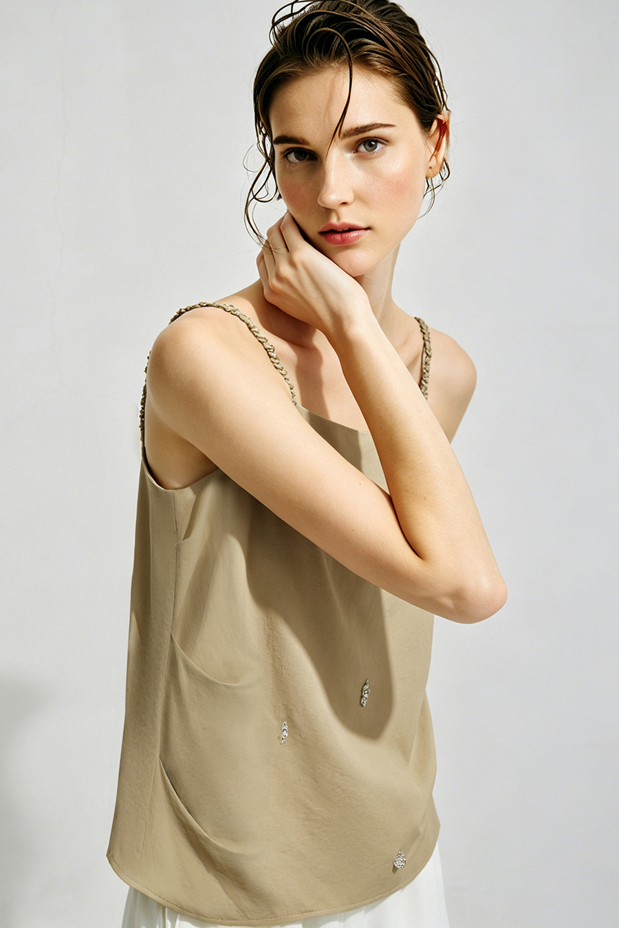 Metal ornament camisole|AMII