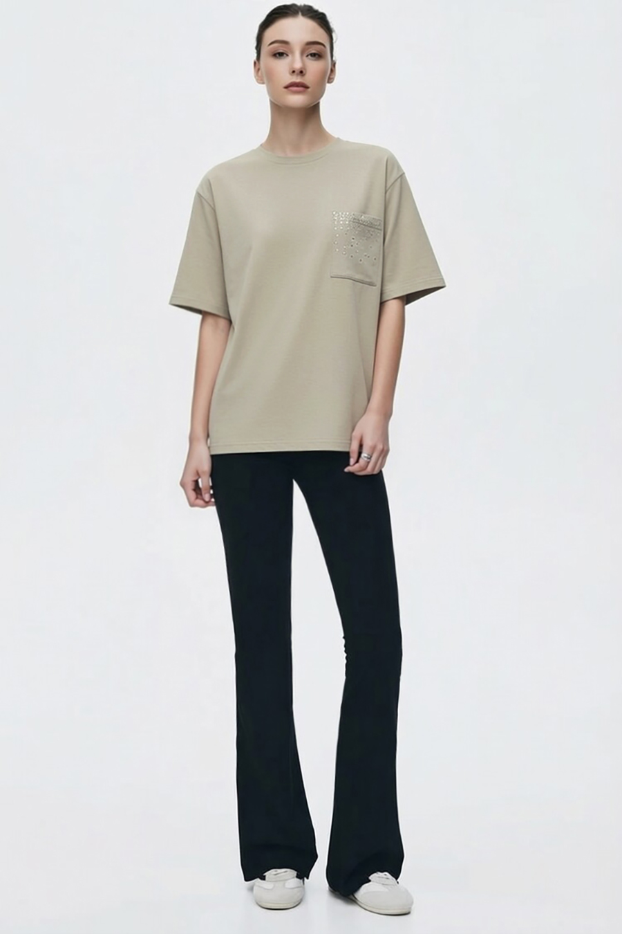 Rhinestone Pocket Crew Neck T-shirt|AMII