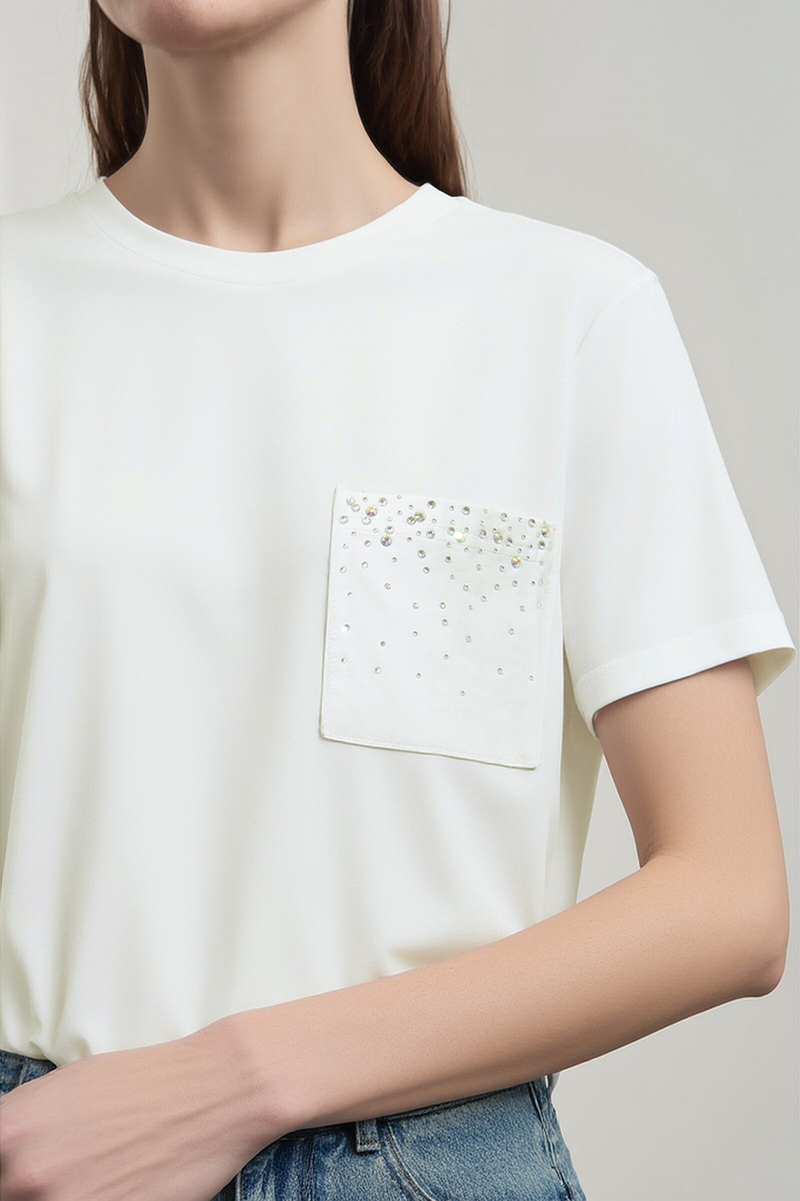 Rhinestone Pocket Crew Neck T-shirt|AMII