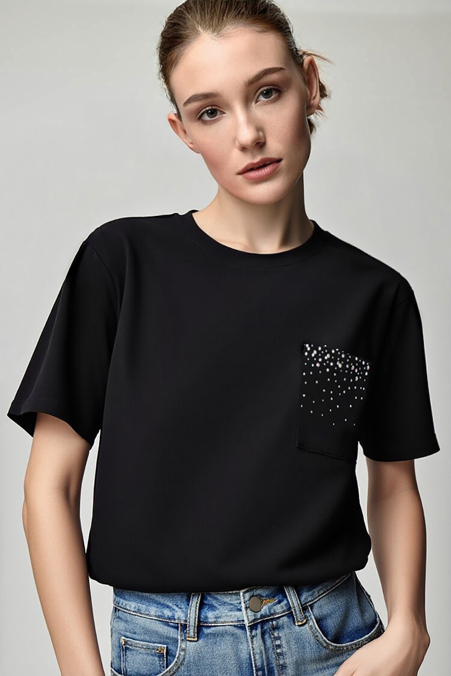 Rhinestone Pocket Crew Neck T-shirt|AMII