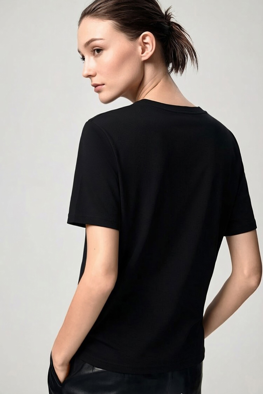 Rhinestone Pocket Crew Neck T-shirt|AMII