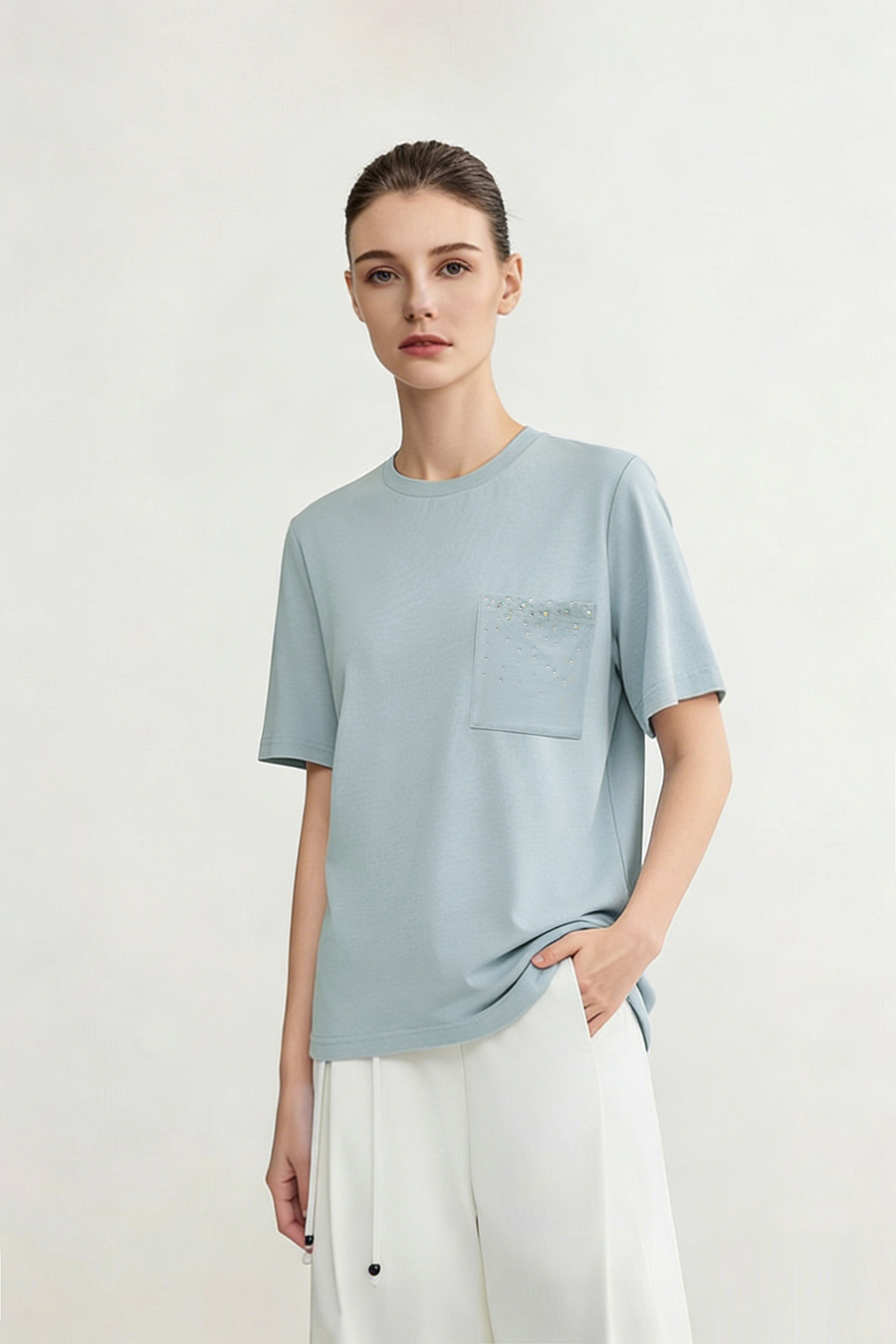 Rhinestone Pocket Crew Neck T-shirt|AMII