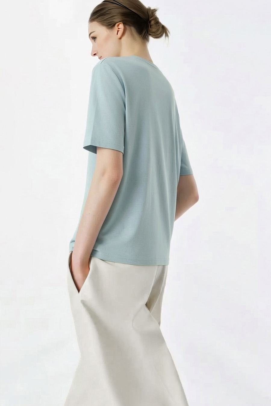 Rhinestone Pocket Crew Neck T-shirt|AMII