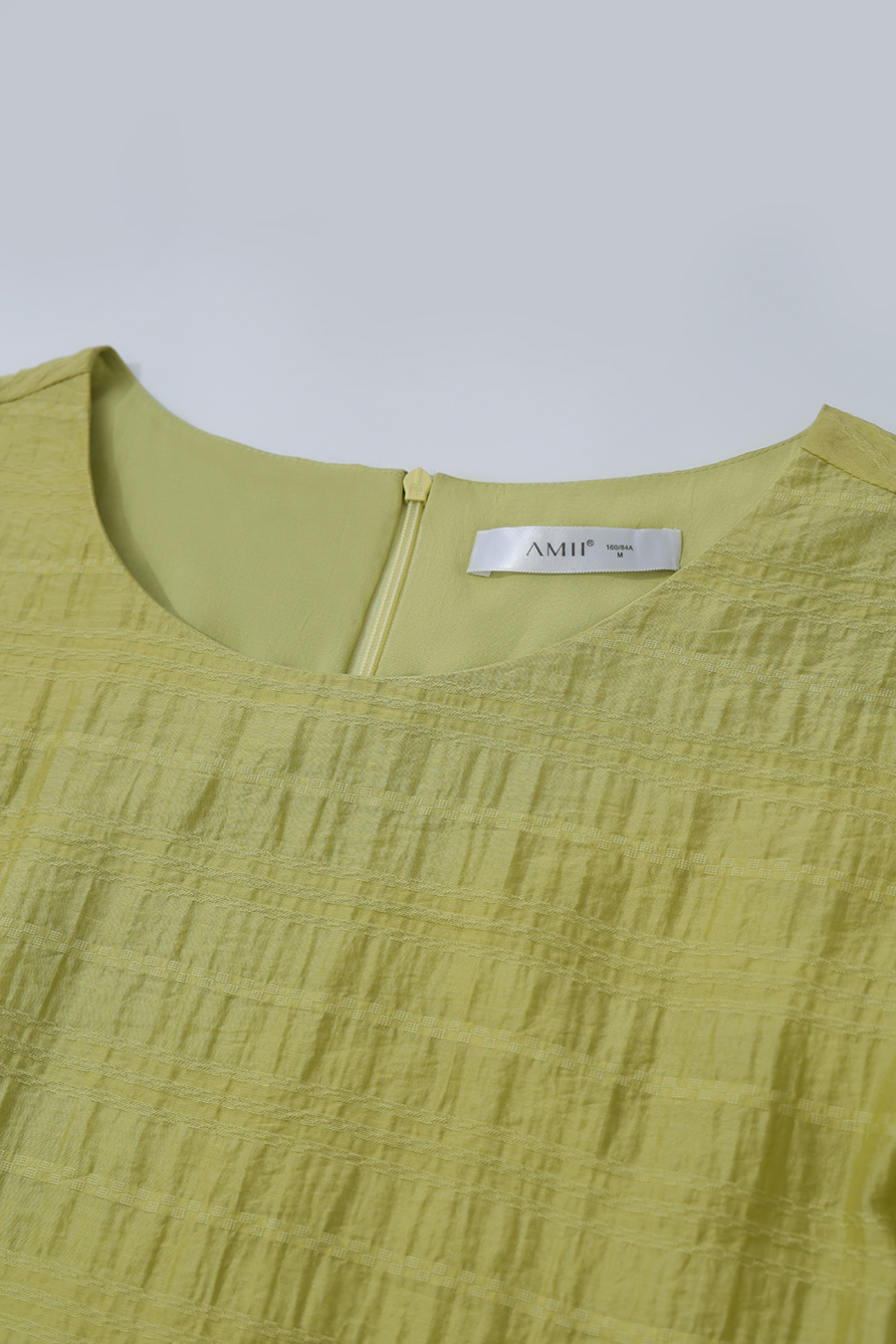 Round Neck Three-Quarter Sleeve Dress|AMII