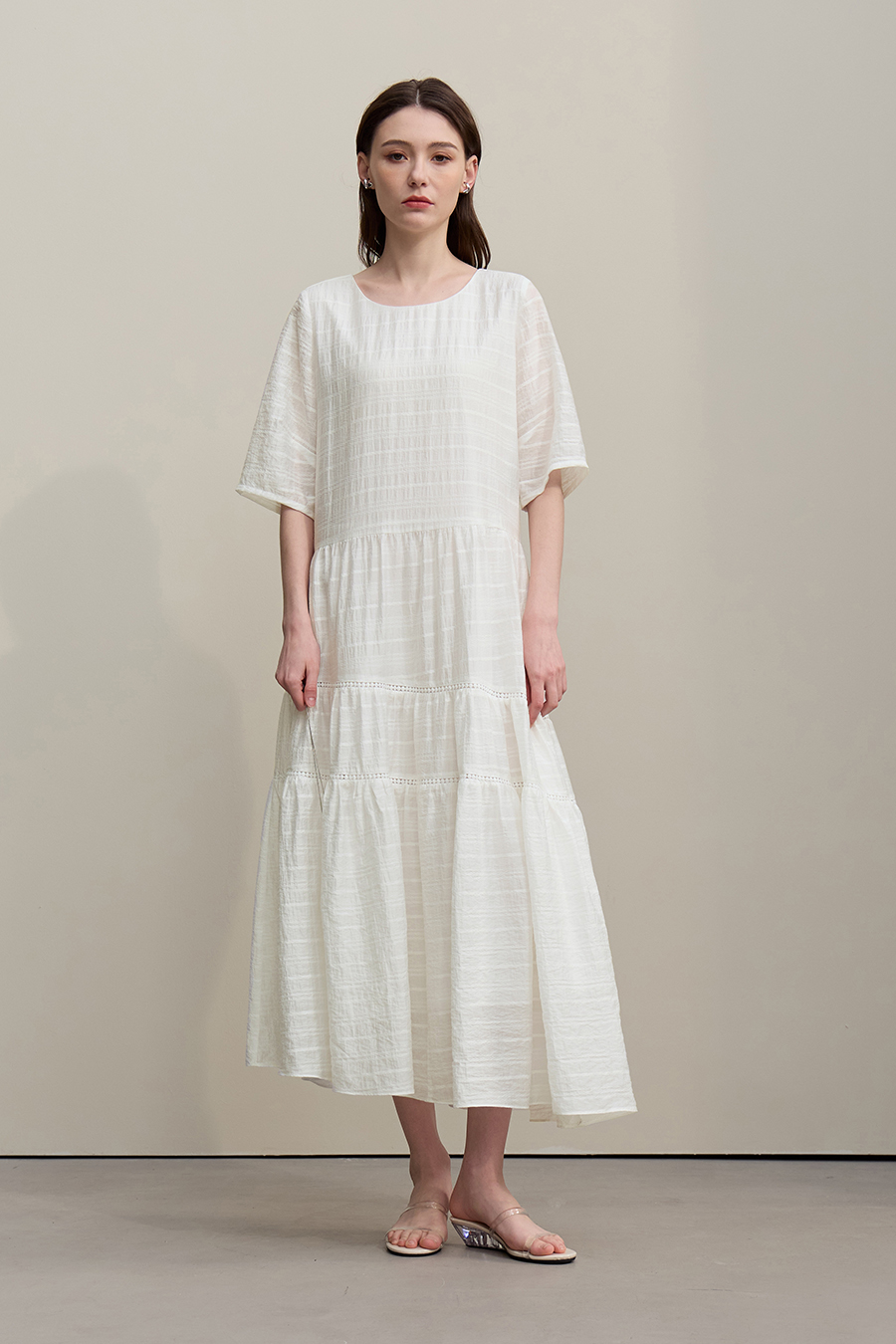 Round Neck Three-Quarter Sleeve Dress|AMII