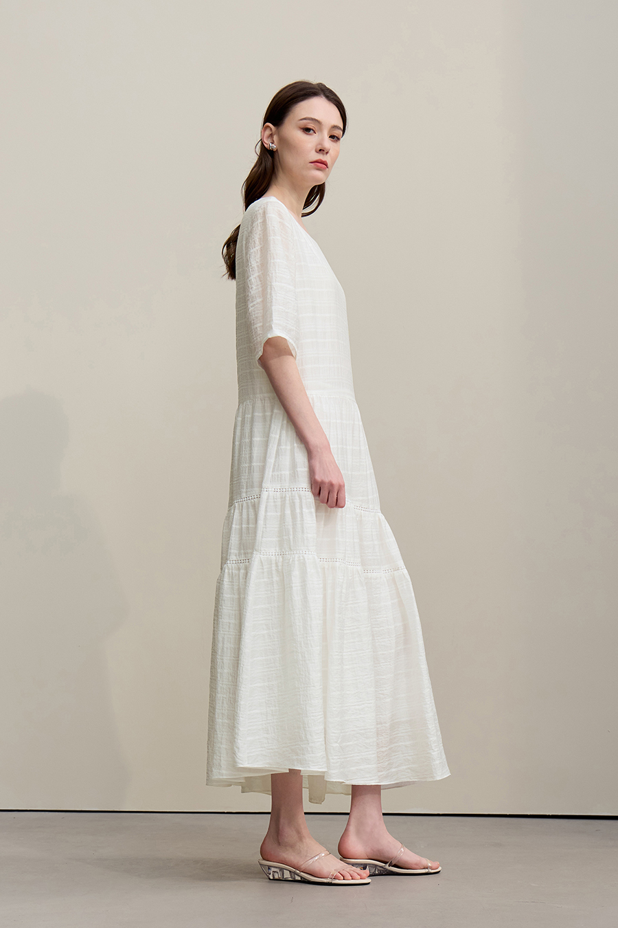 Round Neck Three-Quarter Sleeve Dress|AMII