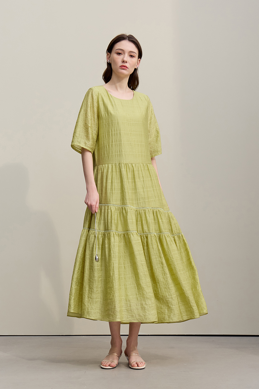 Round Neck Three-Quarter Sleeve Dress|AMII