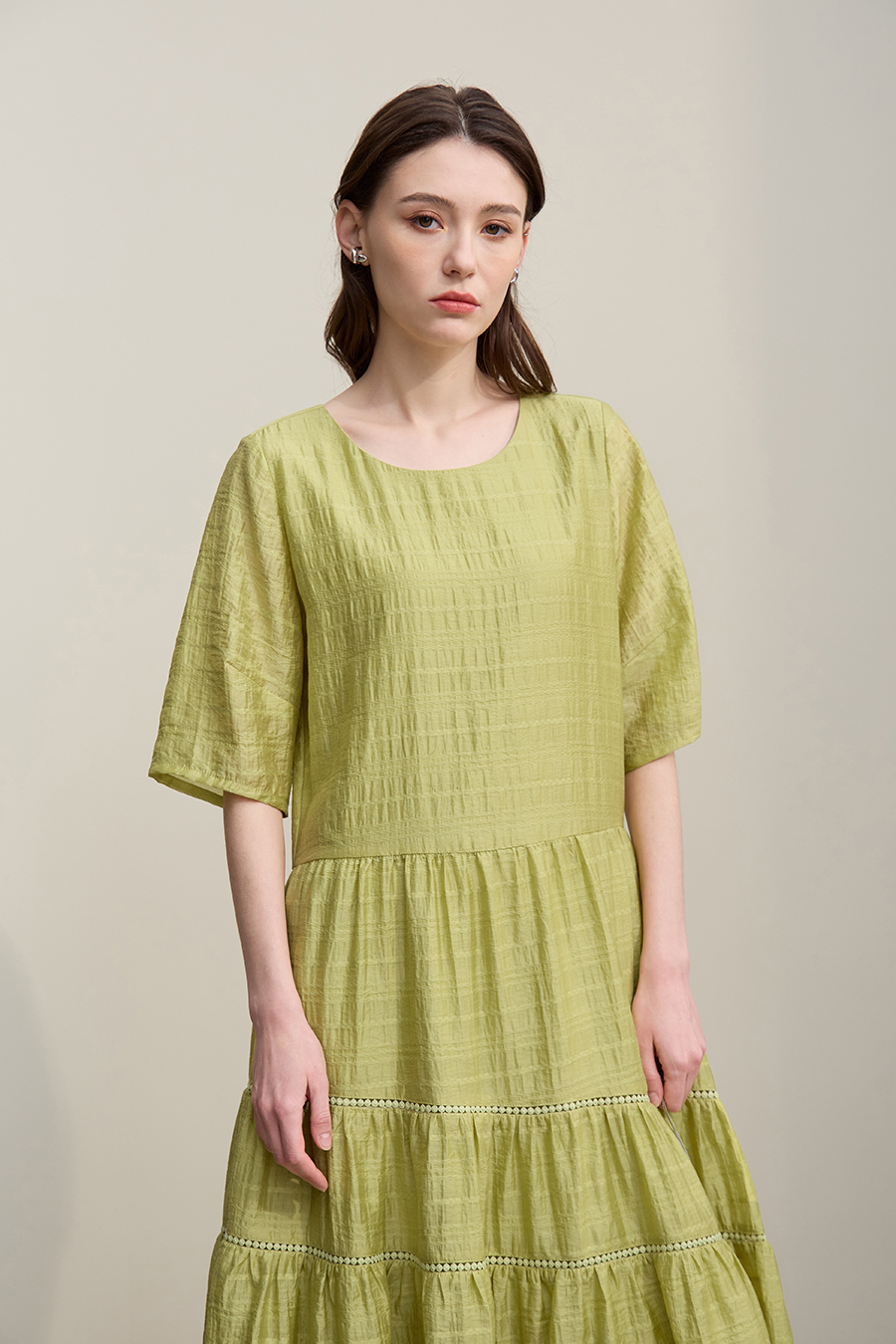 Round Neck Three-Quarter Sleeve Dress|AMII