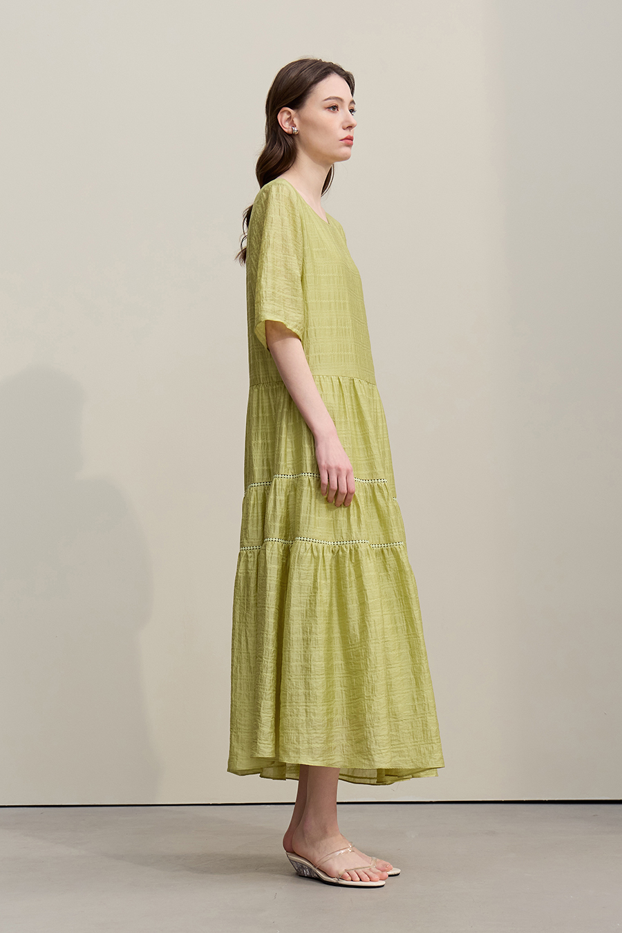 Round Neck Three-Quarter Sleeve Dress|AMII