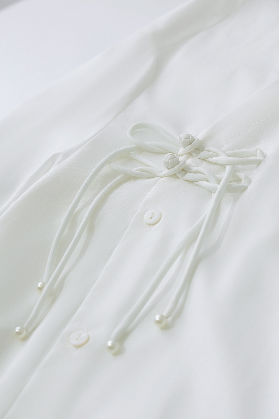 Chinese Style Round Neck Frog Button Shirt|AMII
