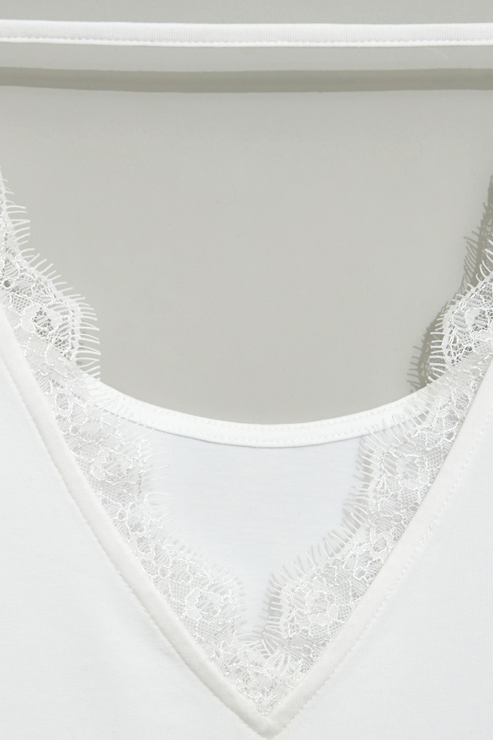 Lace Spliced Backless T-shirt