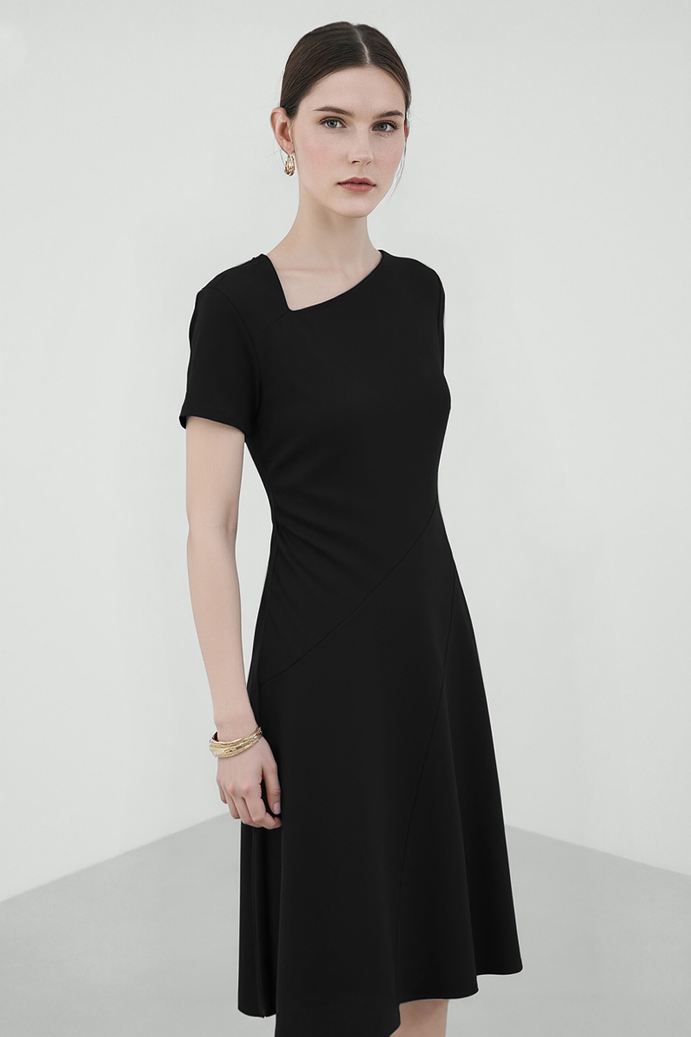 Asymmetric Neck Waist Slim Knit Dress|AMII