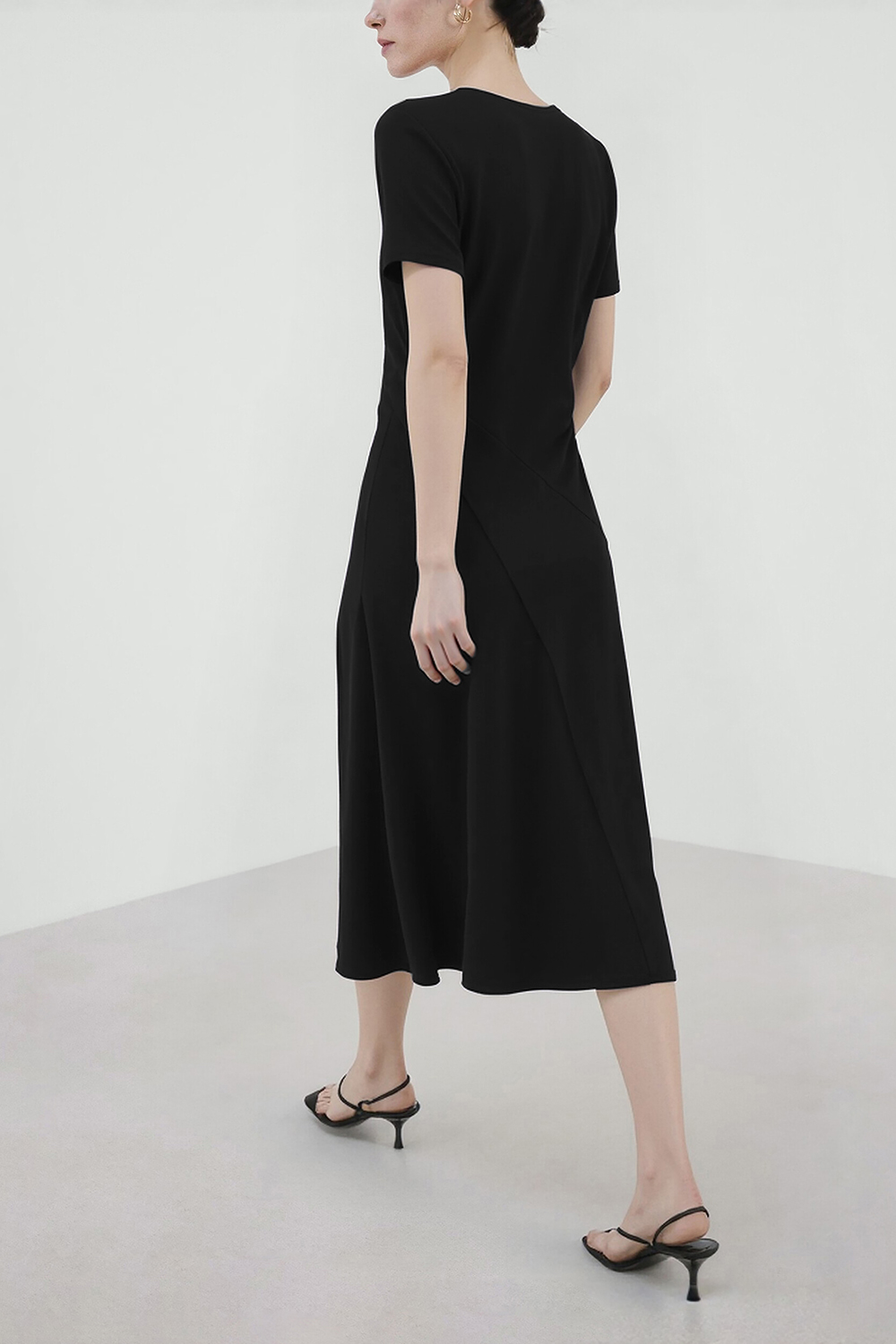 Asymmetric Neck Waist Slim Knit Dress|AMII