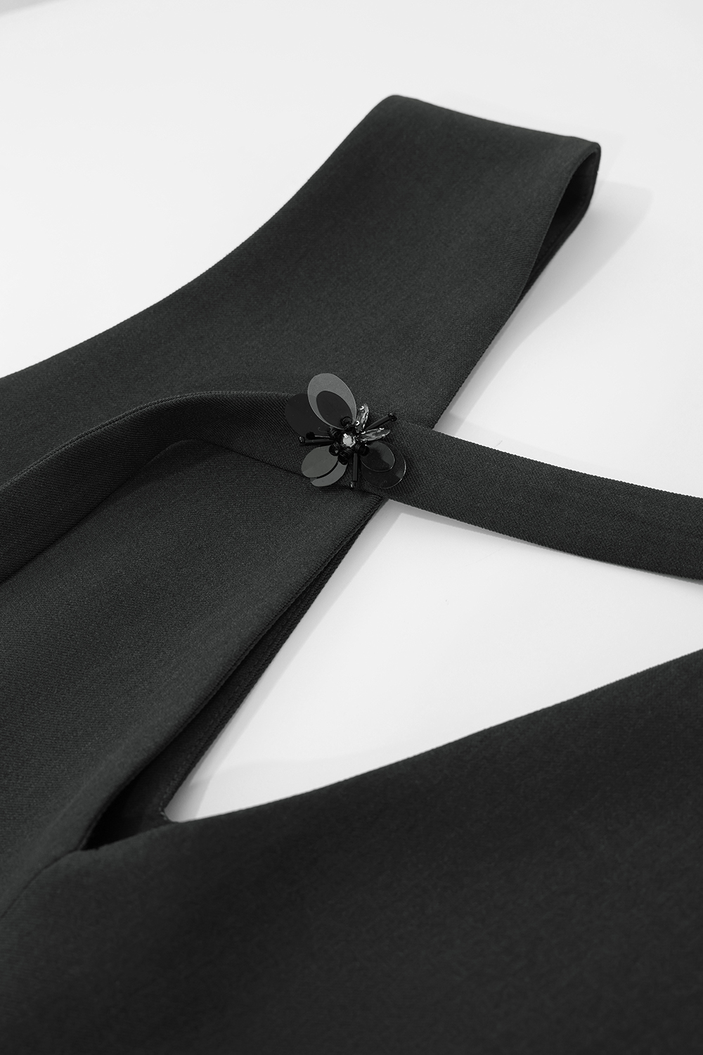 V-neck Ribbon Dress